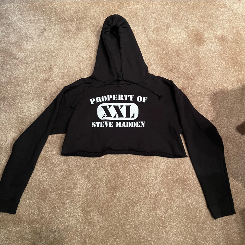 Steve Madden Black Crop sweatshirt